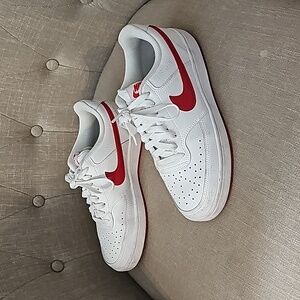 NIKE WOMENS COURT VISION LOW SNEAKER- WHITE & RED